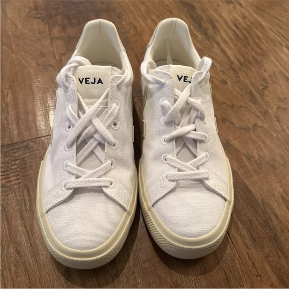 NIB Veja campo canvas sneaker size 9/40 - Picture 4 of 5